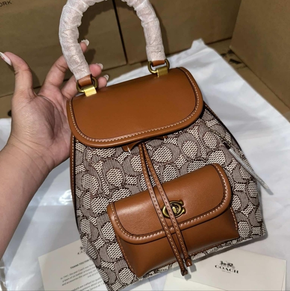 Coach backpack - Picture 1 of 5